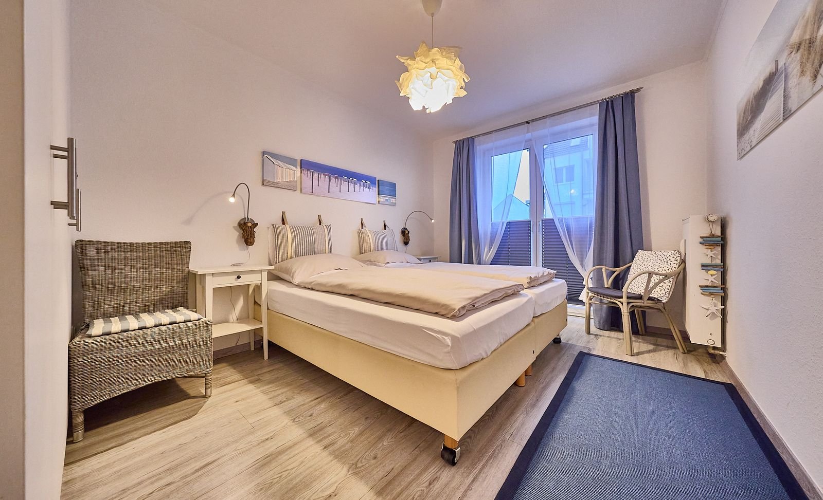 Hauptschlafzimmer mit Doppelbett